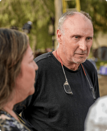 Conversación en el set